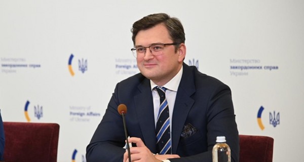 Кулеба заявил, что страны Евросоюза не поделятся с Украиной вакцинами вовремя и объяснил почему