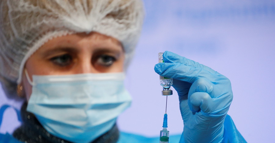 Больше половины жителей Украины не хотят вакцинироваться от коронавируса - не доверяют Covishield