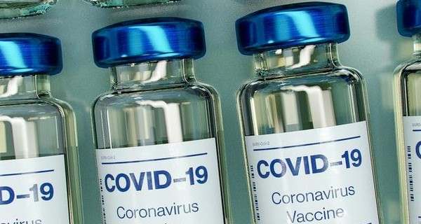 Минздрав опроверг, что прививка может вызвать коронавирус