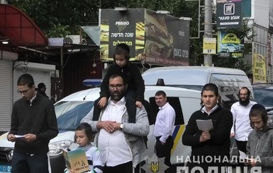 Хасидов пропустят в Украину для празднования Рош ха-Шана со справками о вакцинации