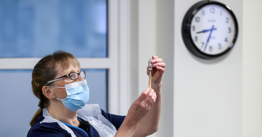 В Украине зарегистрировано 455 побочных реакций на вакцину Covishield