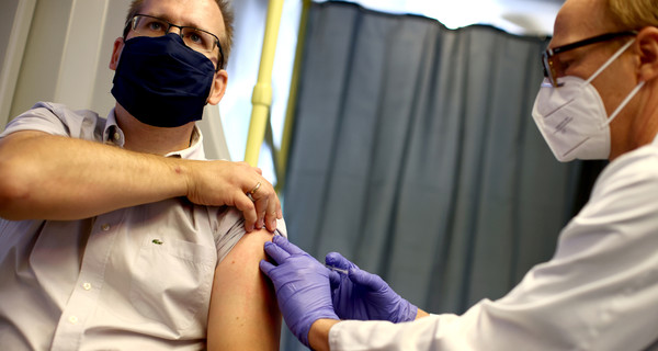 За сутки в Киеве не сделали ни одной прививки от коронавируса