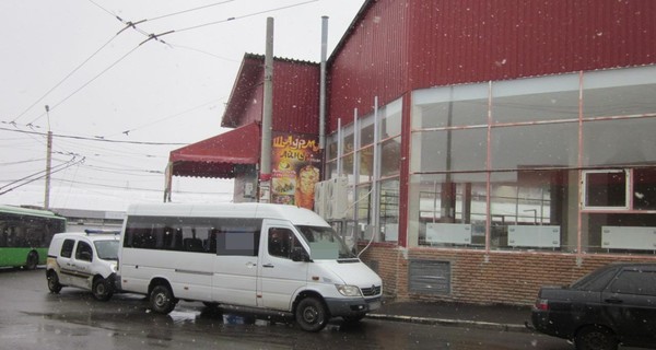 В Харькове маршрутчик пырнул ножом коллегу и сбежал