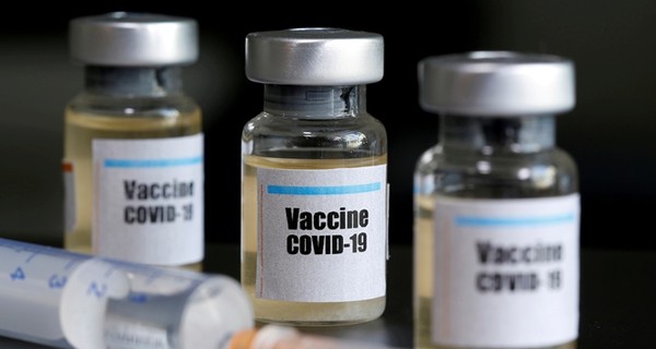 Власти Тернополя получили предупреждение из-за вакцинации работников частных компаний вне очереди