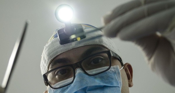 Дело киевского стоматолога: пытался убить током престарелую пациентку