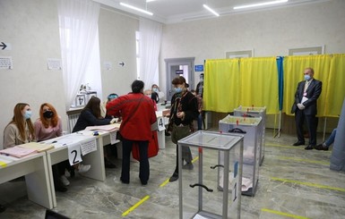 Явка избирателей на довыборах в Раду на 12.00 составила менее 10%