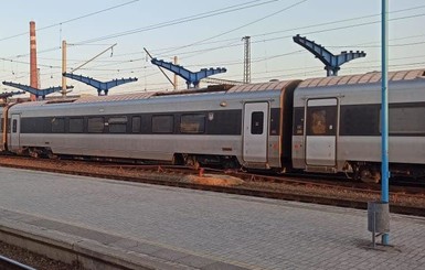 Пять поездов опаздывают из-за кражи кабеля в Киеве