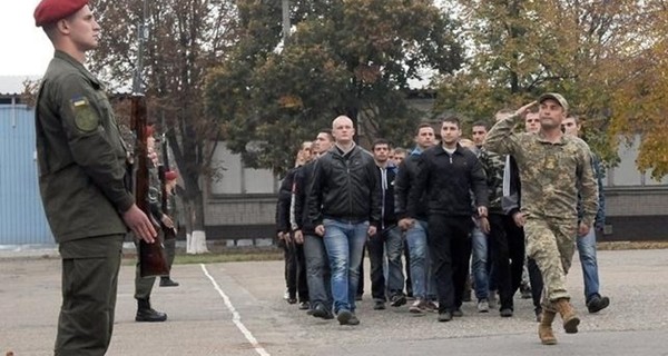 В Украине стартует весенний призыв. Служить в армию отправятся 14 246 ребят 