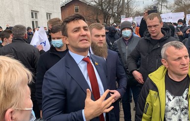 Довыборы в Раду: Тищенко поскандалил на 87 округе и заявил шантаже и запугивании избирателей