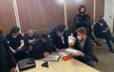 Довыборы в Прикарпатье: голосование на двух участках признали недействительным