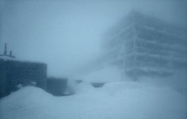 В Карпатах - метель, выпало 15 сантиметров снега