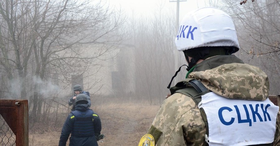 На Донбассе под обстрелами погибли двое военных