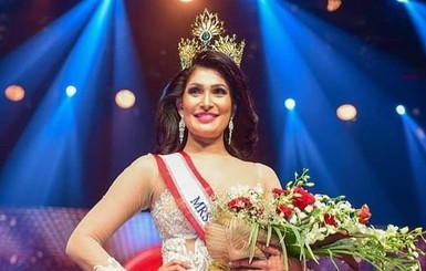 Скандал на конкурсе красоты в Шри-Ланке: с победительницы сорвали корону в прямом эфире