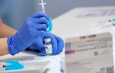 В Украине зафиксировано более 800 случаев побочных эффектов после вакцинации
