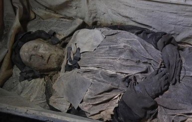 Ученые выяснили, почему епископа XVII века положили в гроб с зародышем