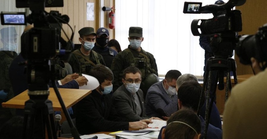 Суд в Одессе изменил меру пресечения Стерненко на круглосуточный домашний арест
