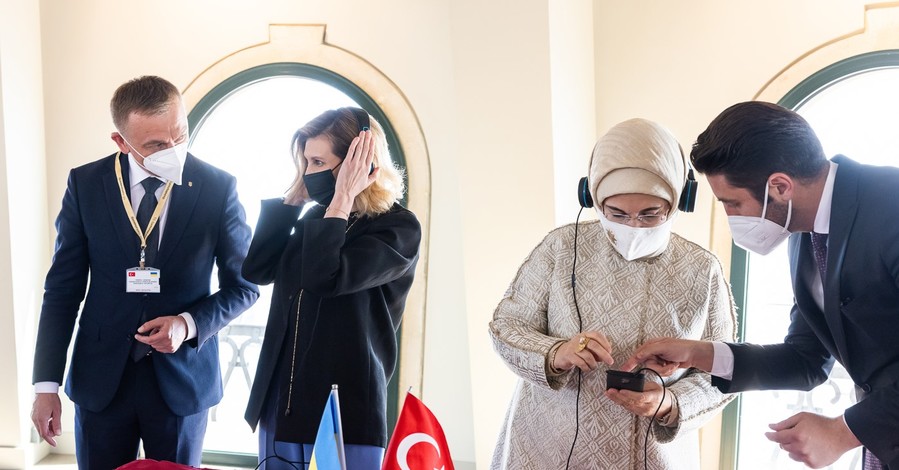 Елена Зеленская встретилась с первой леди Турции в наряде от Lake Studio