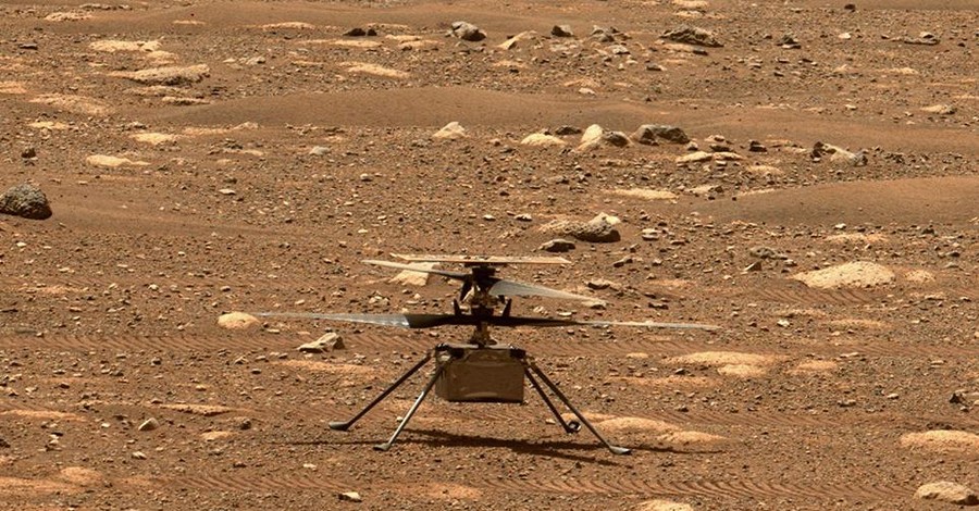 Полет первого марсианского вертолета перенесли