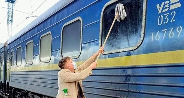 Датчанин, вымывший окно в поезде, ответил Криклию на обвинение в 