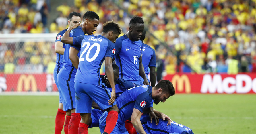 Франция вырвала победу у Румынии на последних минутах матча