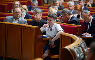 Фоторепортаж, как Савченко начала свой первый день в Раде