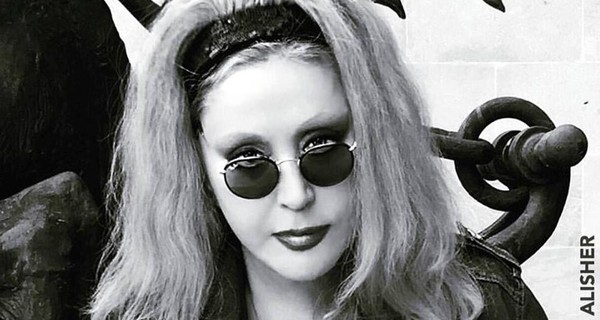 Стилист Пугачевой показал ее фото в образе рокерши