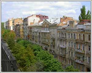 В трех комнатах киевской квартиры жили 24 человека 