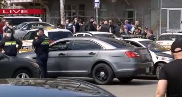 В Грузии в здание банка ворвался вооруженный грабитель и взял заложников