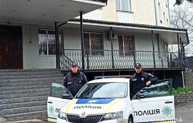 В Первомайске полицейские спасли 19-летнего парня, который пытался прыгнуть с 13-го этажа