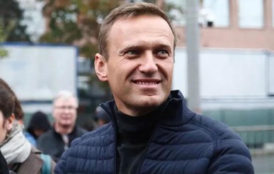 Навальный прекратил голодовку: Врачи сказали, скоро лечить будет некого