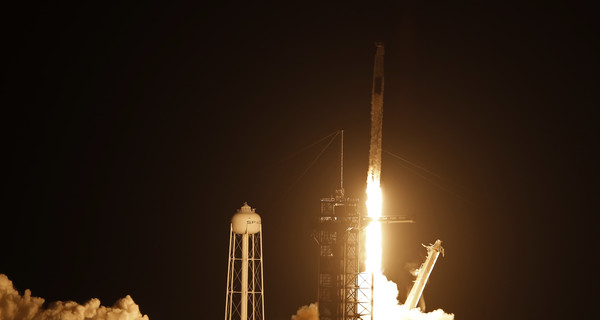SpaceX отправила на МКС новую группу астронавтов