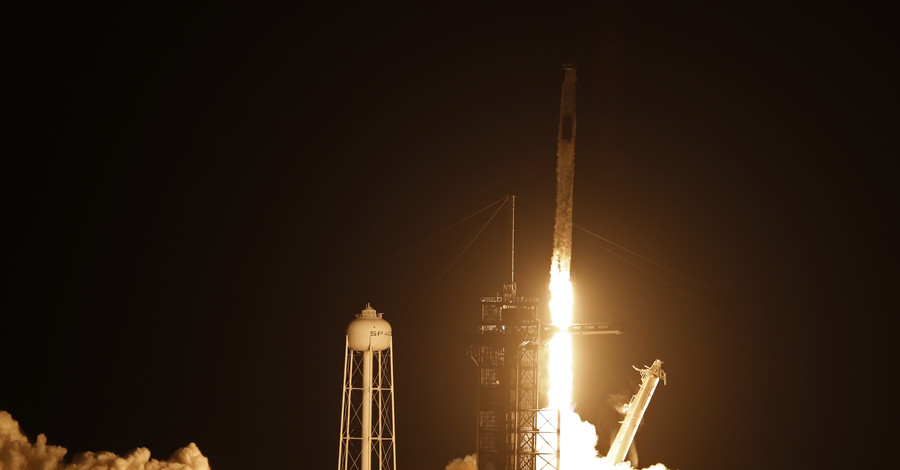 SpaceX отправила на МКС новую группу астронавтов