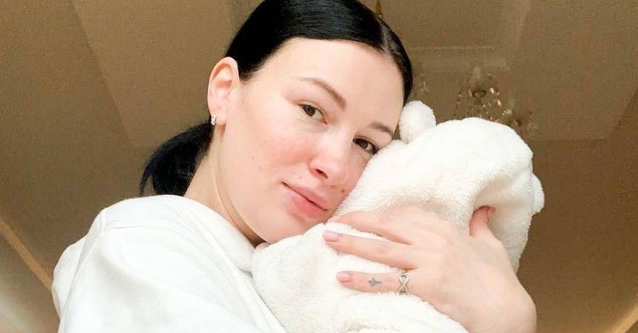 Анастасия Приходько рассекретила пол и имя третьего ребенка, написав пост от его имени: Меня зовут Лука Александрович