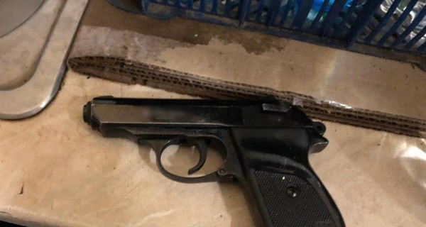 В Одессе отец угрожал расстрелять стоматологов из-за расплакавшейся дочери