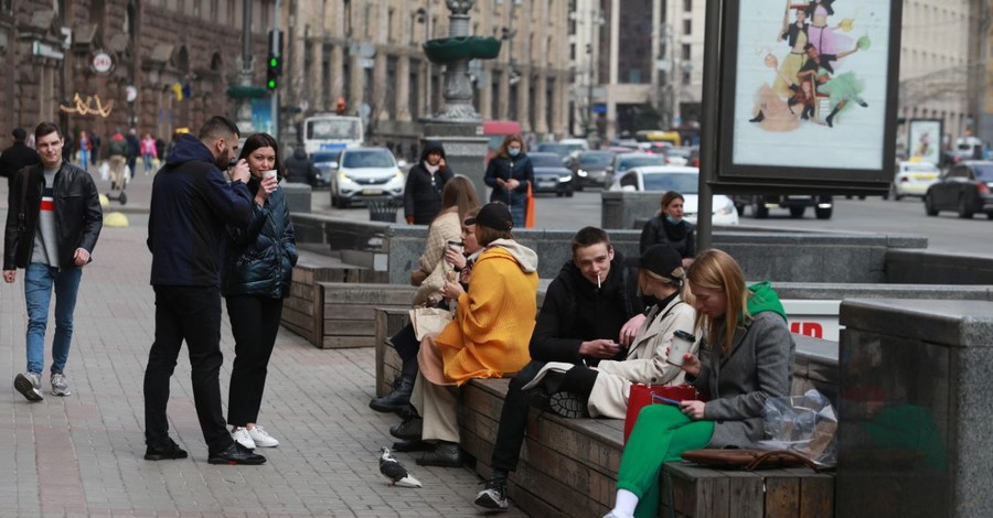 Киев в оранжевой зоне: власти перечислили ограничения, которые будут действовать с мая