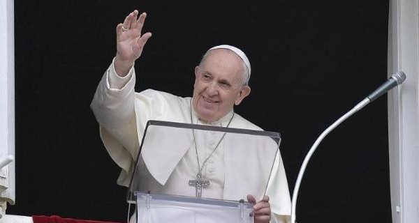 Папа Римский поздравил православных с Пасхой