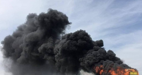 На трассе Одесса-Киев сгорел двухэтажный автобус, который вез 60 пассажиров