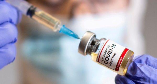 Коронавирус в Украине: 5 372 новых случаев и 4 843 вакцинаций за сутки