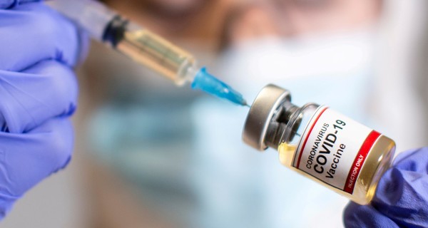 Романченко: Украина не имела бы проблем с вакциной от Covid-19, если бы власть реализовала договоренности Медведчука