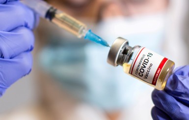 Романченко: Украина не имела бы проблем с вакциной от Covid-19, если бы власть реализовала договоренности Медведчука