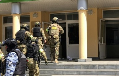 В РФ назвали имена убитых и пострадавших во время стрельбы в школе Казани