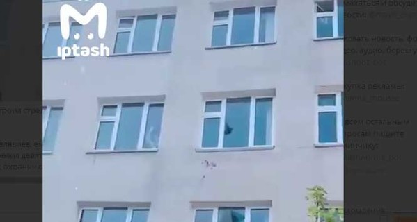 В Казани во время стрельбы погибли семеро детей и учительница. Еще 20 человек ранены