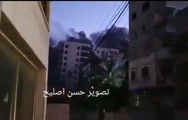 13-этажное здание рухнуло в Газе после авиаудара Израиля