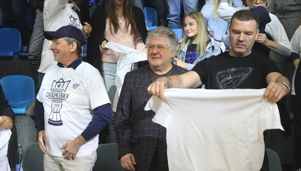 Игорь Коломойский пришел на баскетбол в Днепре - посмотреть на сына