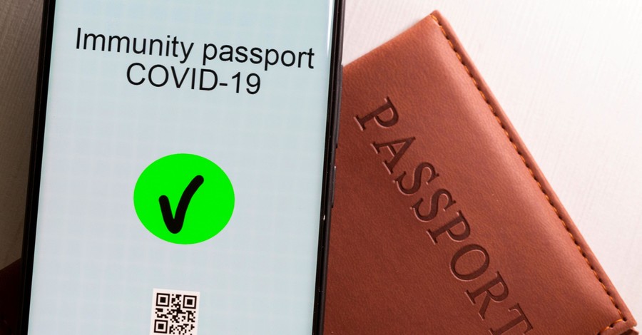 Ковид-паспорта: в Британии уже выдают, а в Украине боятся кражи данных