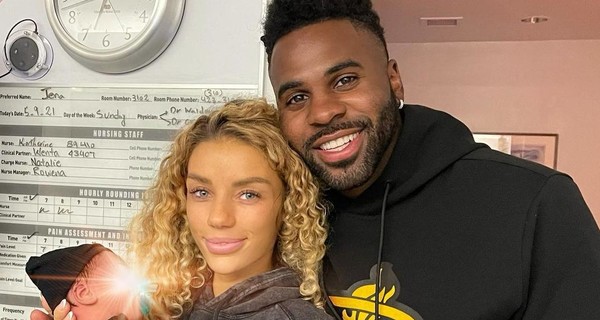 Джейсон Деруло и Джена Фрумс впервые стали родителями 