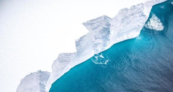 От Антарктиды откололся самый большой айсберг в мире