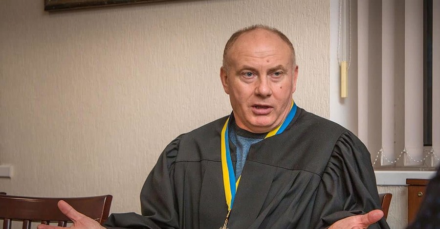 Пока Стерненко был в суде, другой суд разрешил его задержание