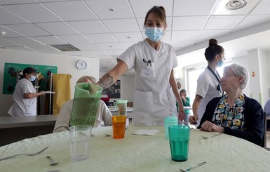 Коронавирус в Украине продолжает идти на спад: 2 533 новых больных за сутки