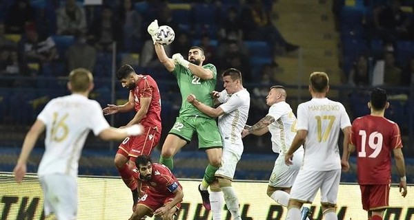 Украина еле спасла ничью в матче с Бахрейном